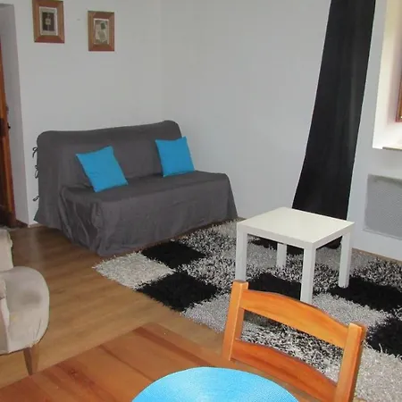 Meuble Dans Maison De Village Apartman *