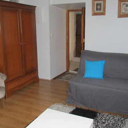 Apartman Meuble Dans Maison De Village