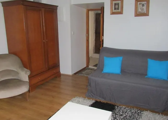 Apartment Meuble Dans Maison De Village